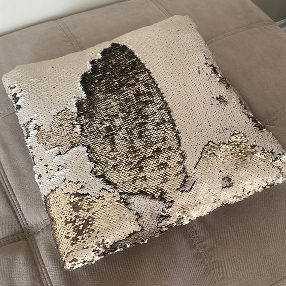 Sparkly pillow - Picture 1 of 5